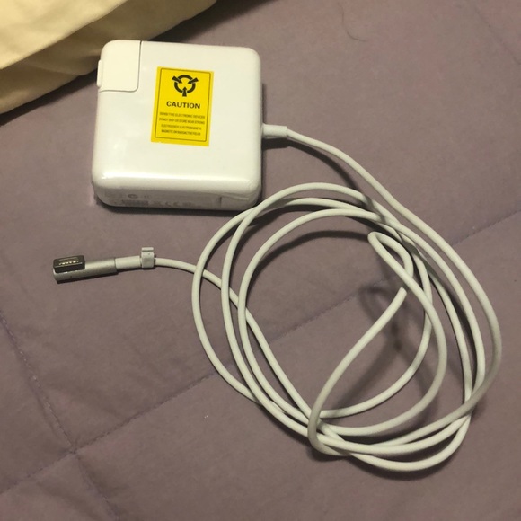 Apple Laptop Charger - Picture 1 of 1